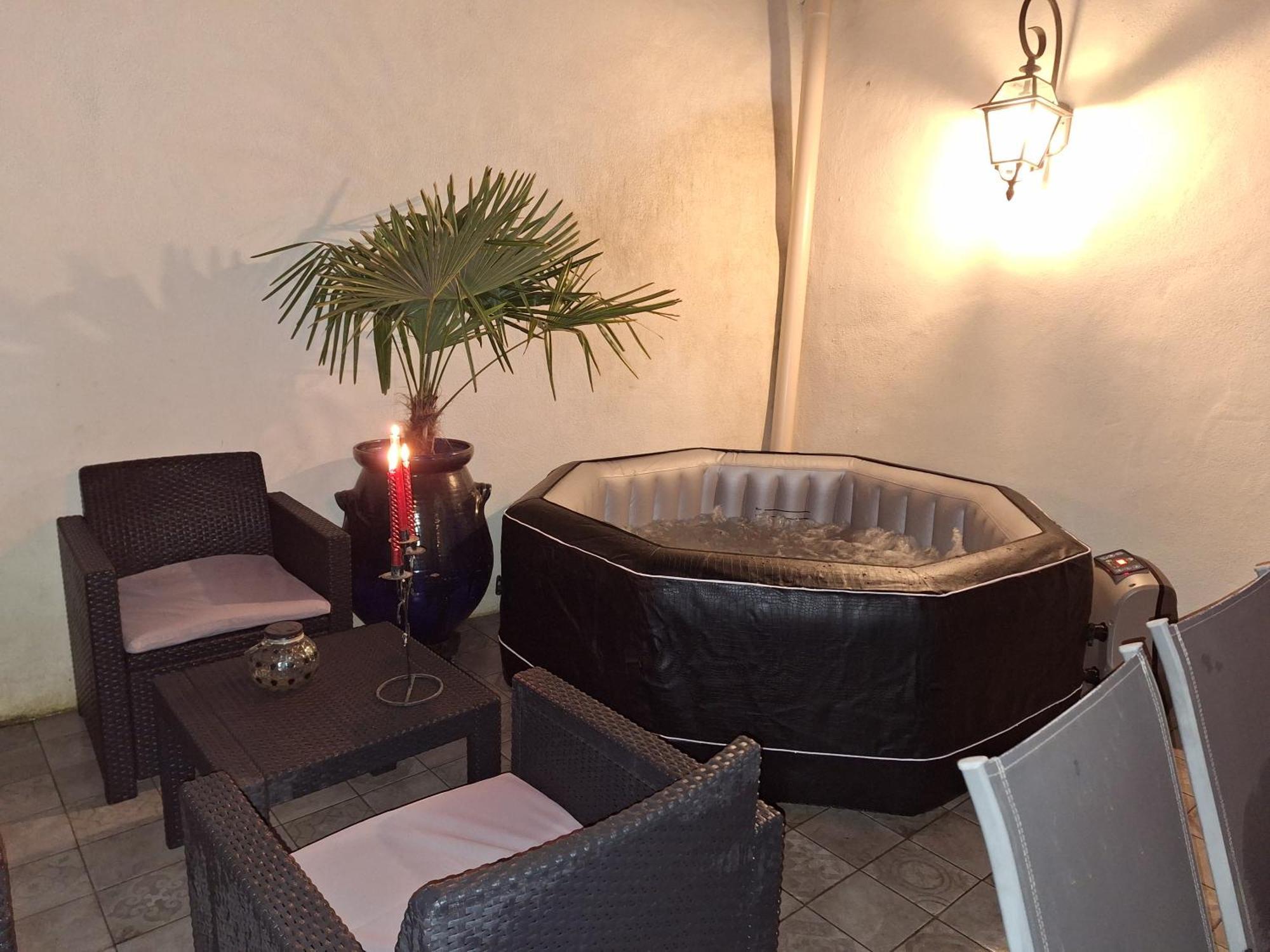 La Bonbonniere De Charme Avec Jacuzzi